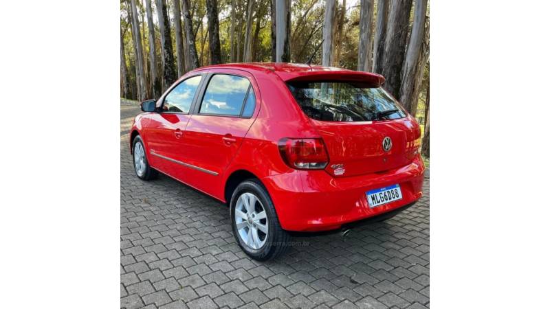 VOLKSWAGEN - GOL - 2013/2014 - Vermelha - R$ 45.900,00