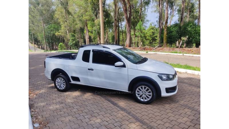 VOLKSWAGEN - SAVEIRO - 2014/2015 - Branca - R$ 49.900,00