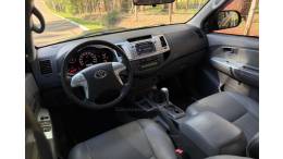 TOYOTA - HILUX - 2013/2013 - Preta - R$ 135.000,00
