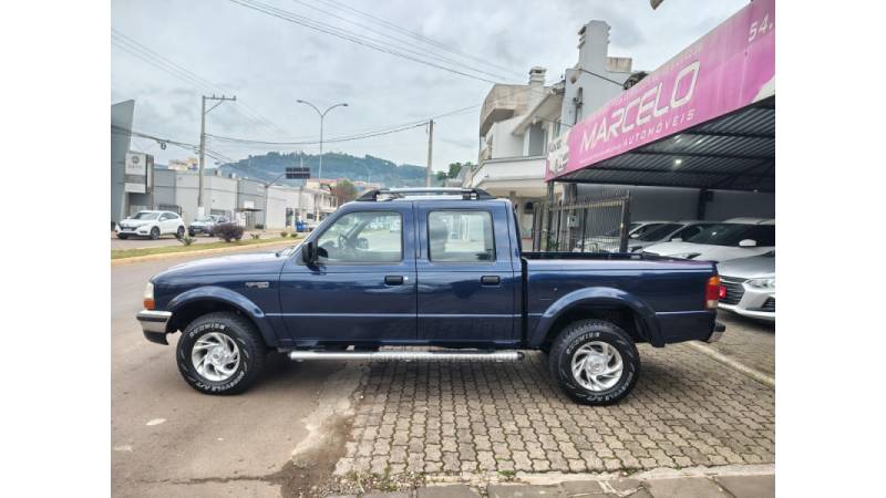 FORD - RANGER - 2000/2001 - Azul - R$ 49.900,00