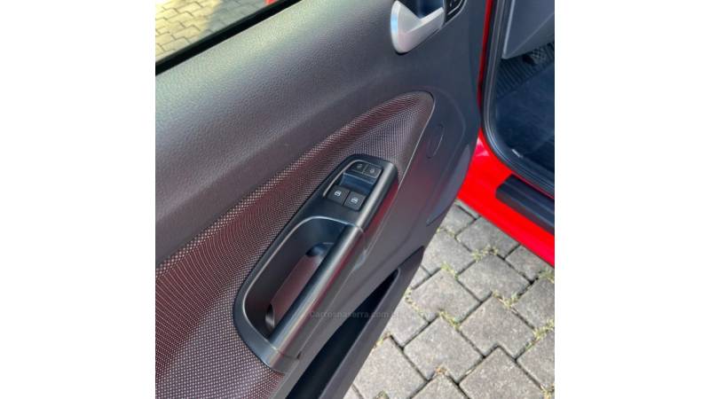 VOLKSWAGEN - GOL - 2013/2014 - Vermelha - R$ 45.900,00