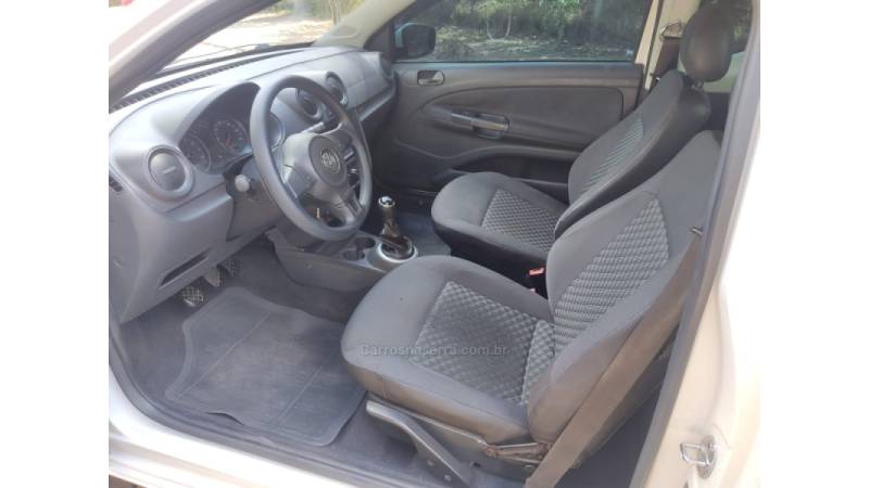 VOLKSWAGEN - SAVEIRO - 2014/2015 - Branca - R$ 49.900,00