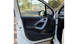 PEUGEOT - 208 - 2014/2015 - Branca - R$ 45.000,00