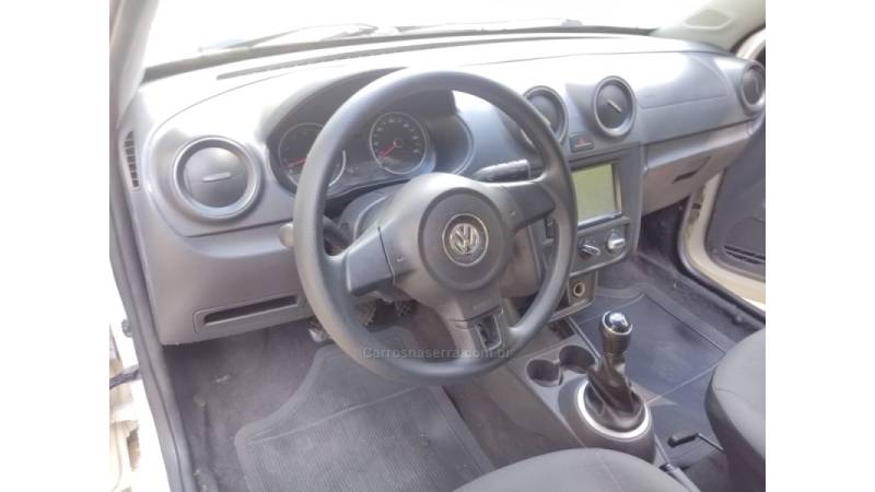 VOLKSWAGEN - SAVEIRO - 2014/2015 - Branca - R$ 49.900,00