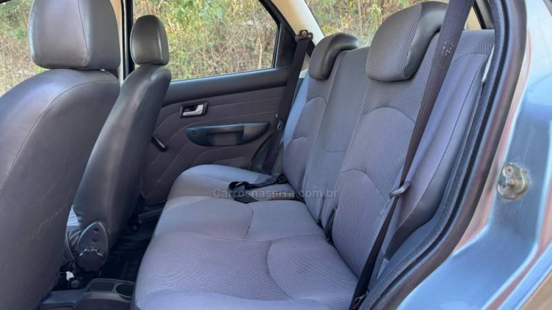 FIAT - PALIO - 2005/2006 - Cinza - R$ 27.900,00